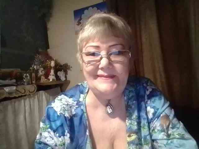 lelaniy bongacams live cam model