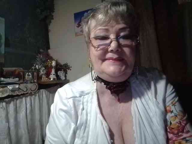 lelaniy bongacams live cam model