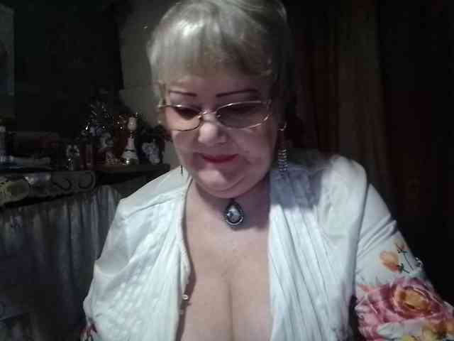 lelaniy bongacams live cam model