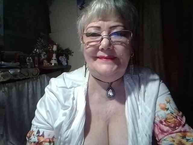 lelaniy bongacams live cam model