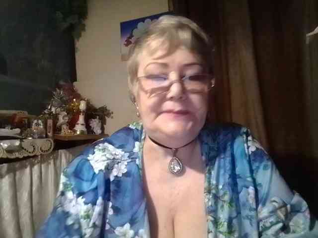 lelaniy bongacams live cam model