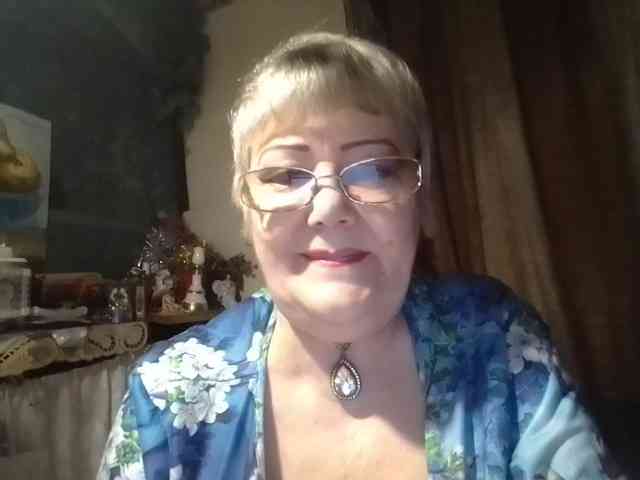 lelaniy bongacams live cam model