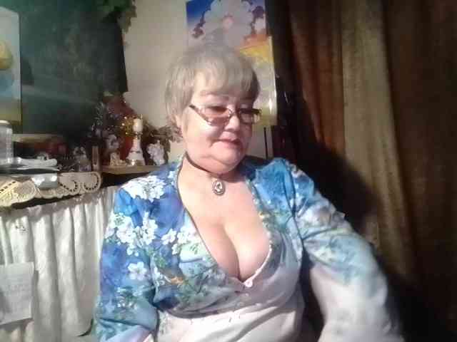 lelaniy bongacams live cam model