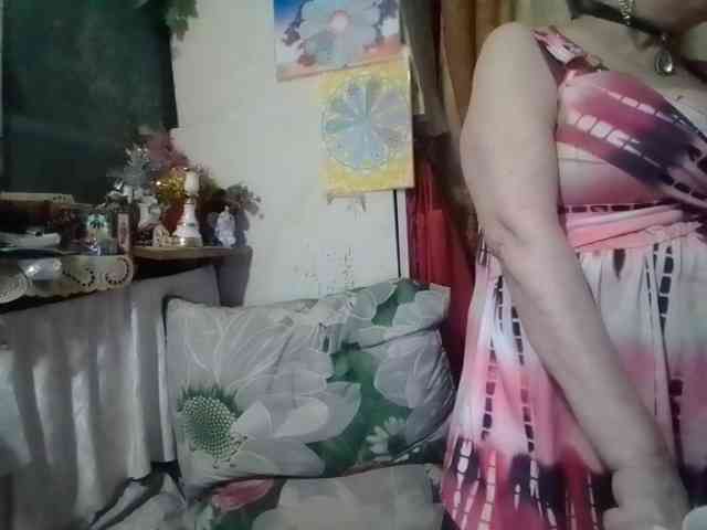 lelaniy bongacams live cam model