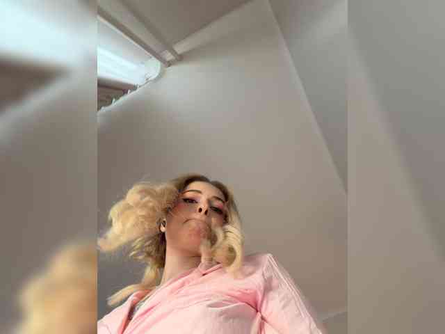 mandarinkaa bongacams live cam model