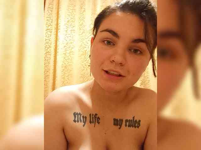Nicki-69 bongacams live cam model