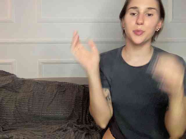yoursweettreats bongacams live cam model