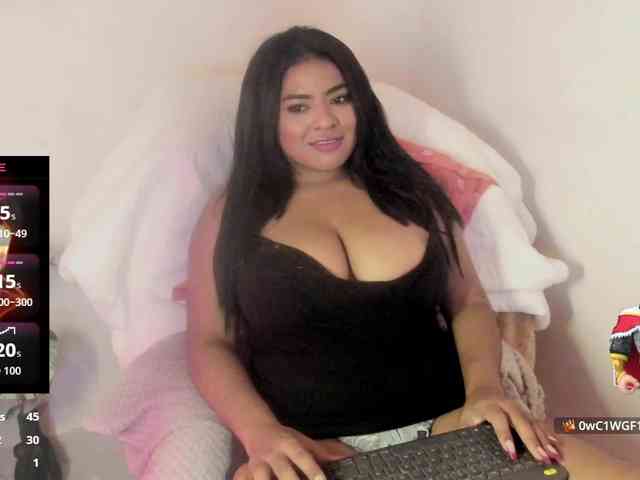 moon77 bongacams live cam model