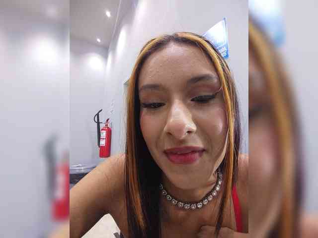 Tara-Hillss bongacams live cam model