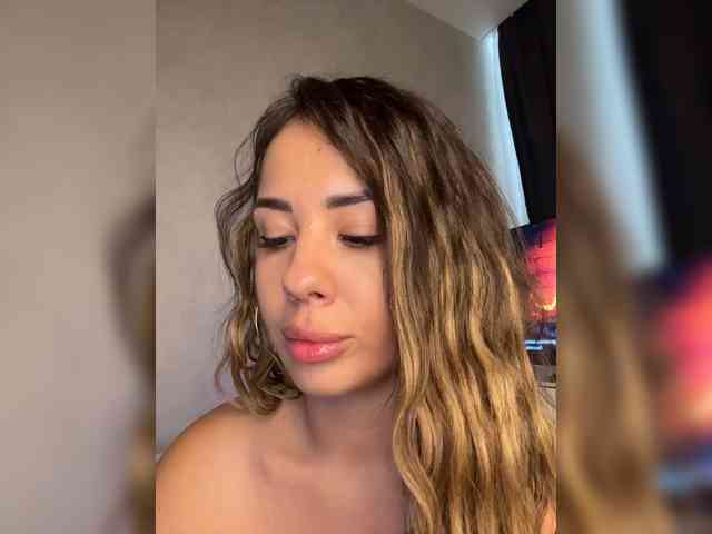 Anna-Night bongacams live cam model
