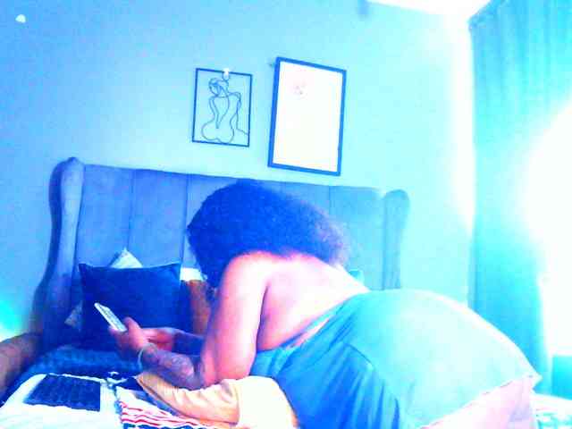 PearBlu38 bongacams live cam model