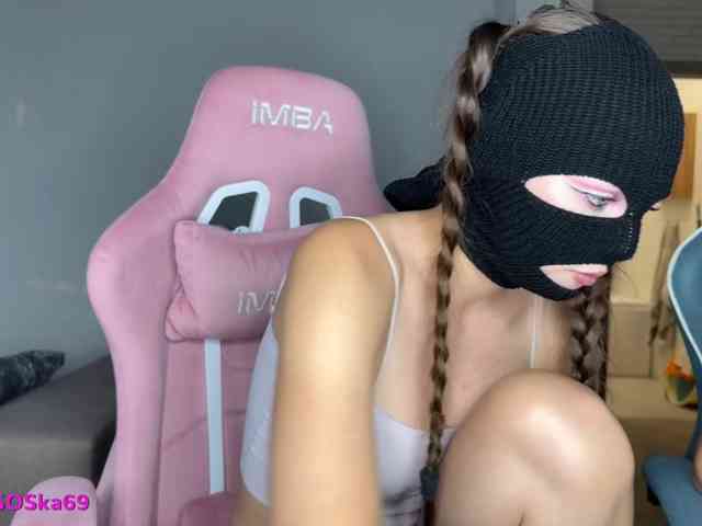 LallyRose bongacams live cam model