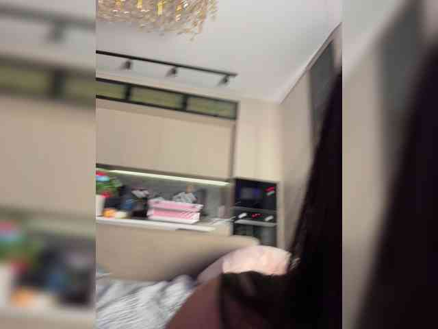 Adel9 bongacams live cam model