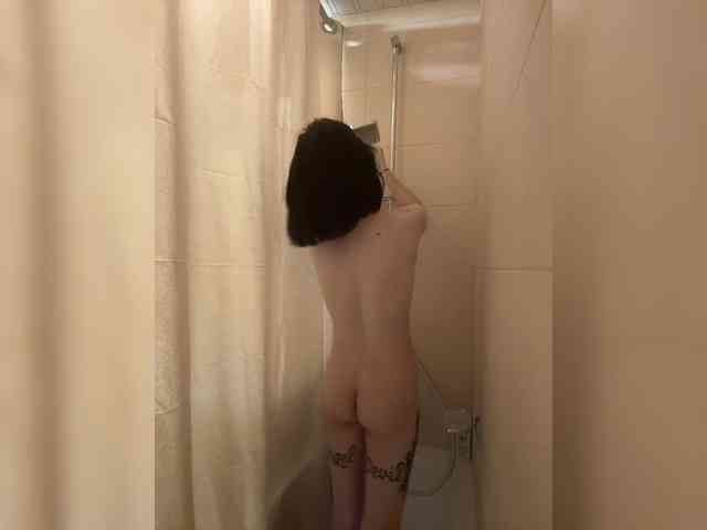 Lustygasm bongacams live cam model