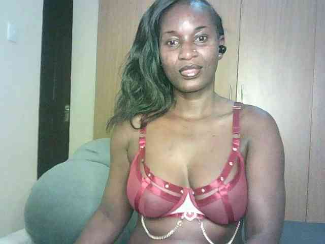 BradBubble bongacams live cam model