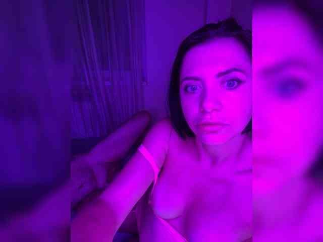 SerAli bongacams live cam model