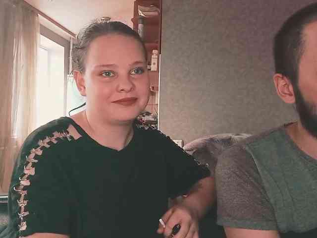 YourSweetPiggy bongacams live cam model