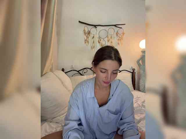 Evelonelfi bongacams live cam model
