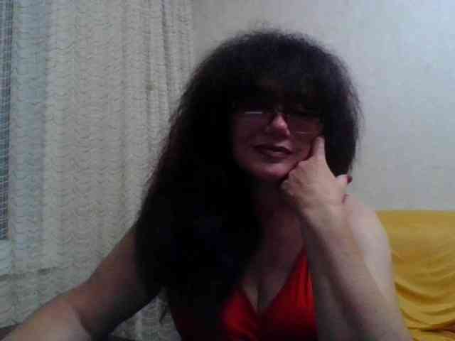 Sylvia-5 bongacams live cam model