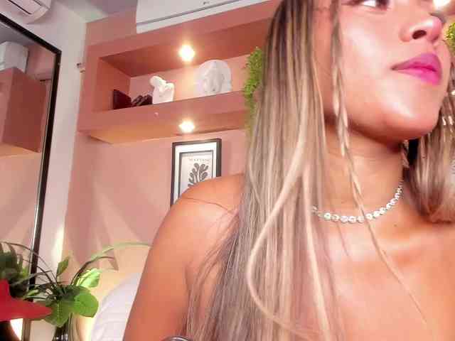 SofiaBennet bongacams live cam model