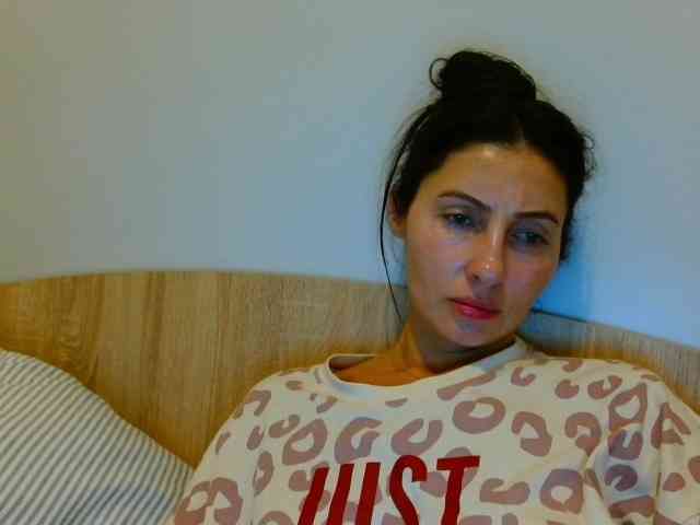 Irina9793 bongacams live cam model