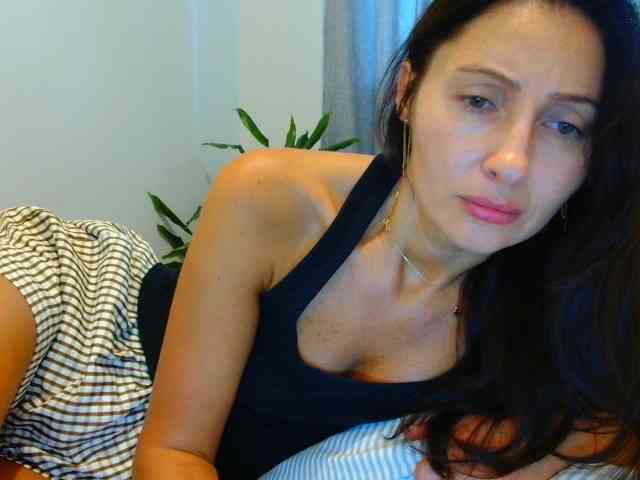 Irina9793 bongacams live cam model