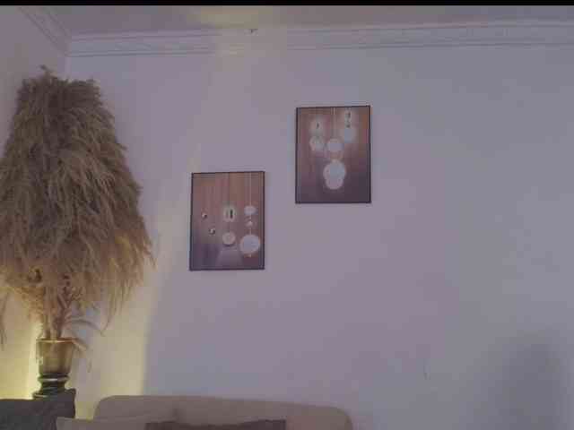 Octaviarouse bongacams live cam model