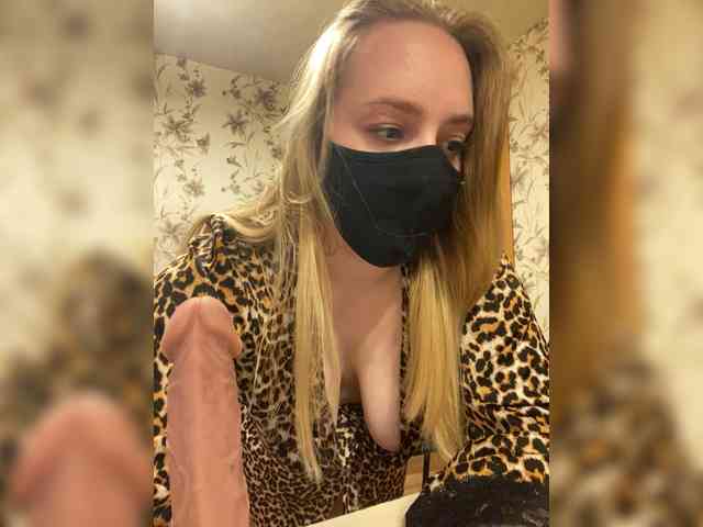 Donut-red bongacams live cam model