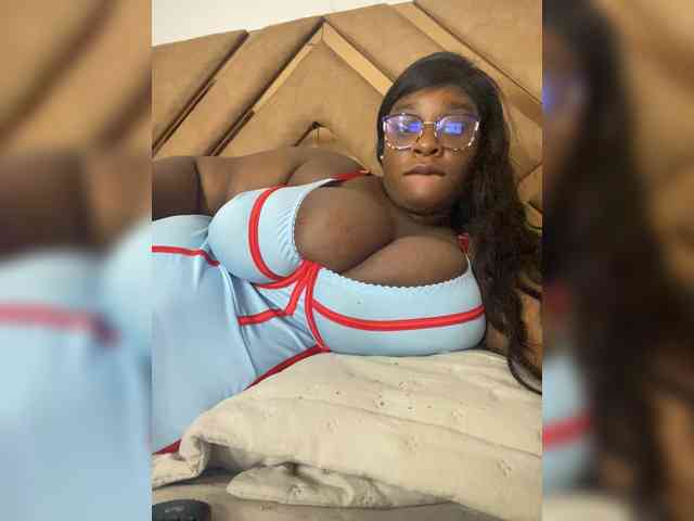 Chantellexoti bongacams live cam model