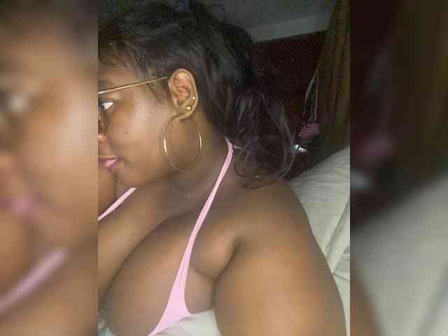 Chantellexoti bongacams live cam model