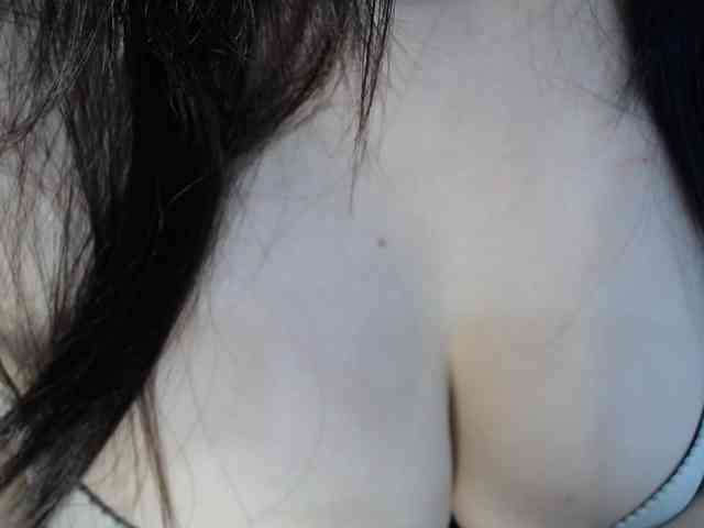 yana--99 bongacams live cam model