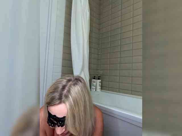 Alenkahot bongacams live cam model