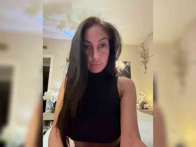 IrinkaGata bongacams live cam model