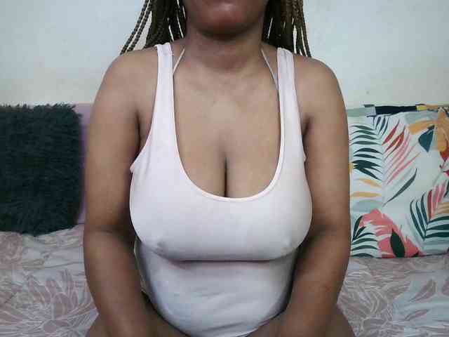 Superassxxx bongacams live cam model