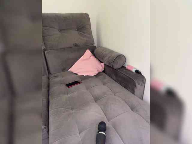 millemimi bongacams live cam model