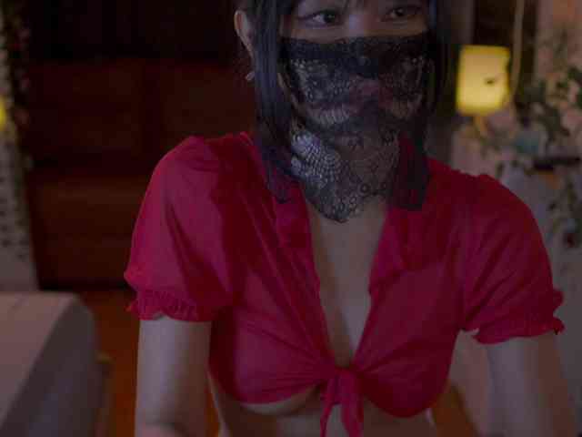Kirenie bongacams live cam model