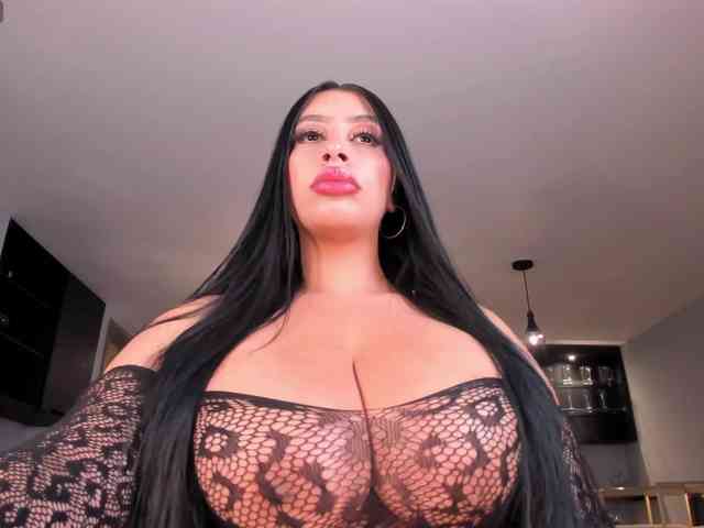 LeahLombardi bongacams live cam model