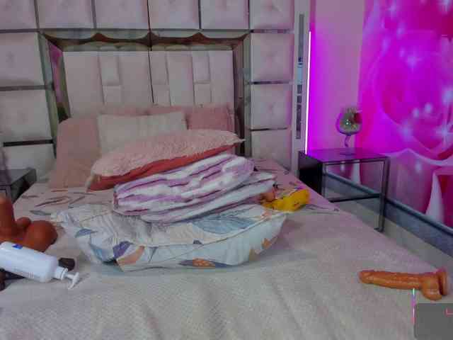 mia-peyton bongacams live cam model