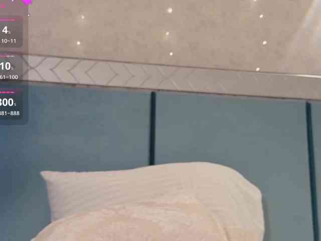 KissMec bongacams live cam model