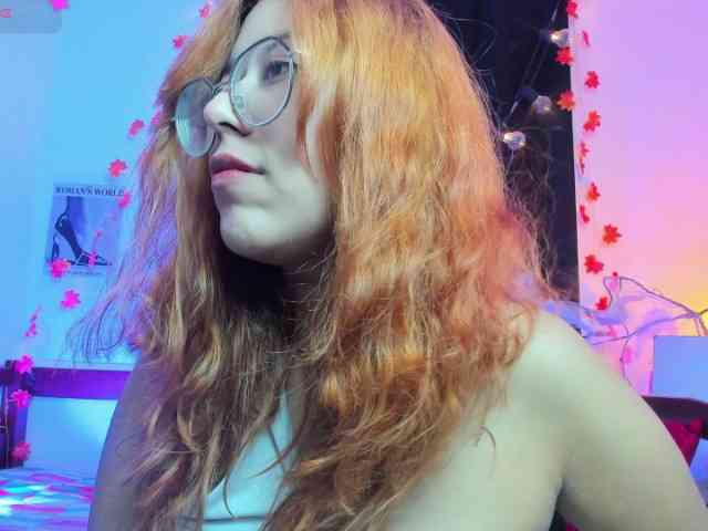Gigimoon bongacams live cam model
