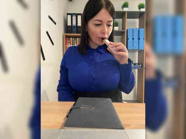 VeryBaby bongacams live cam model