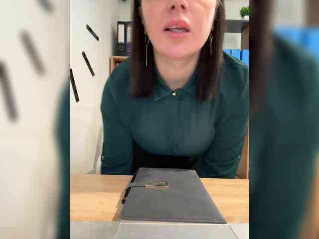 VeryBaby bongacams live cam model