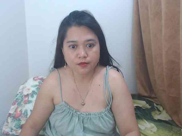 Precious0088 bongacams live cam model