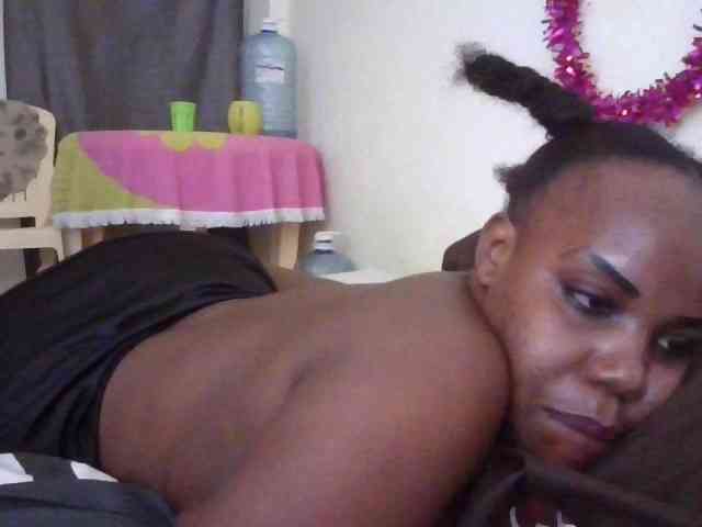 NewBird bongacams live cam model
