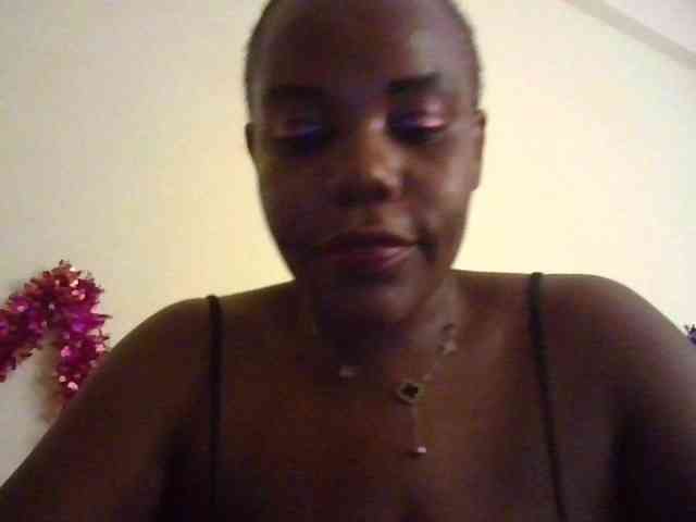 NewBird bongacams live cam model