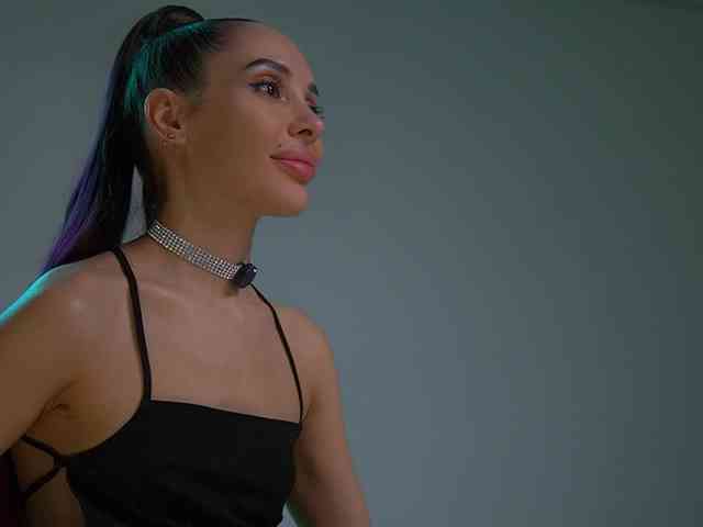 MilaMayy bongacams live cam model