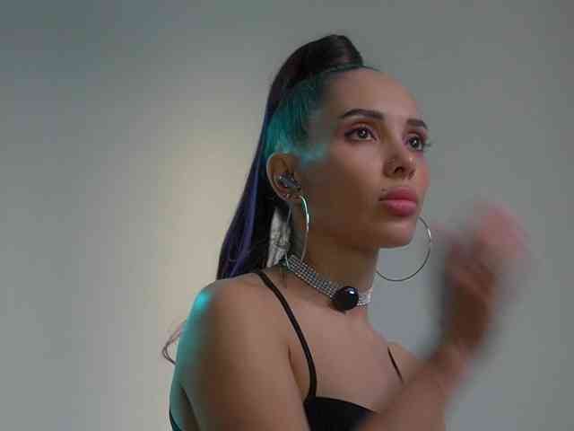 MilaMayy bongacams live cam model