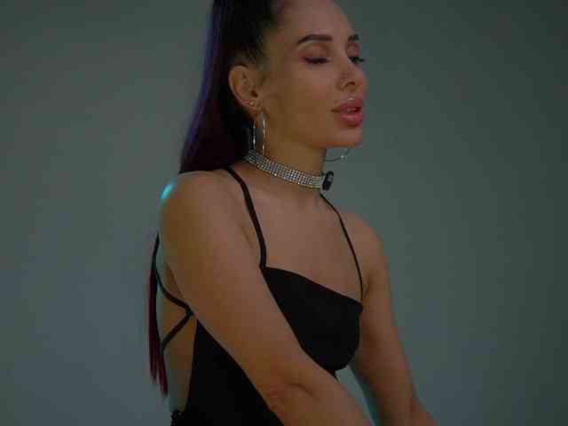 MilaMayy bongacams live cam model