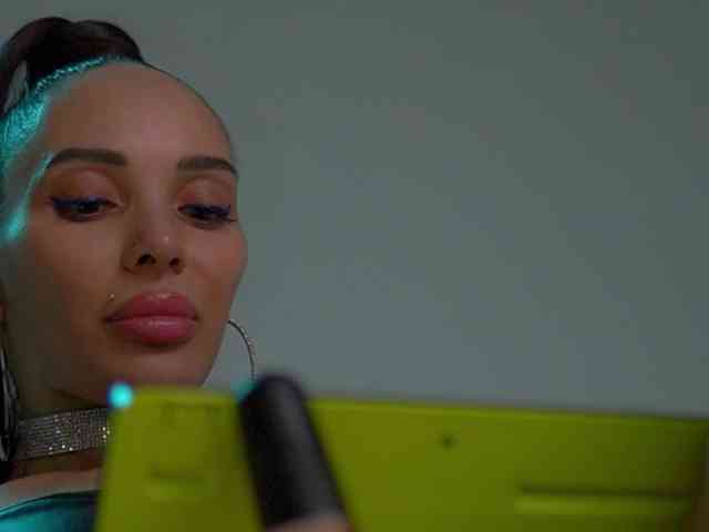 MilaMayy bongacams live cam model
