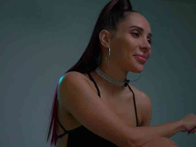 MilaMayy bongacams live cam model